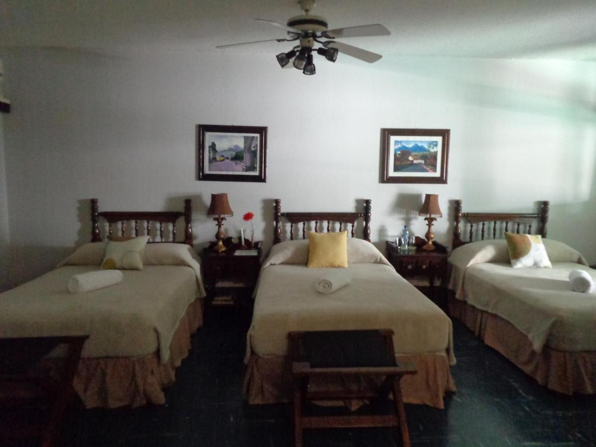 Hotel Dona Carmen Реталхулеу Екстериор снимка