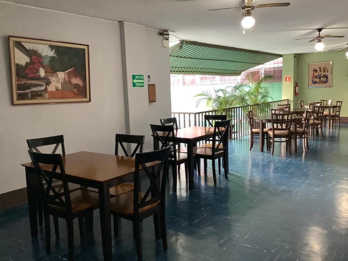Hotel Dona Carmen Реталхулеу Екстериор снимка